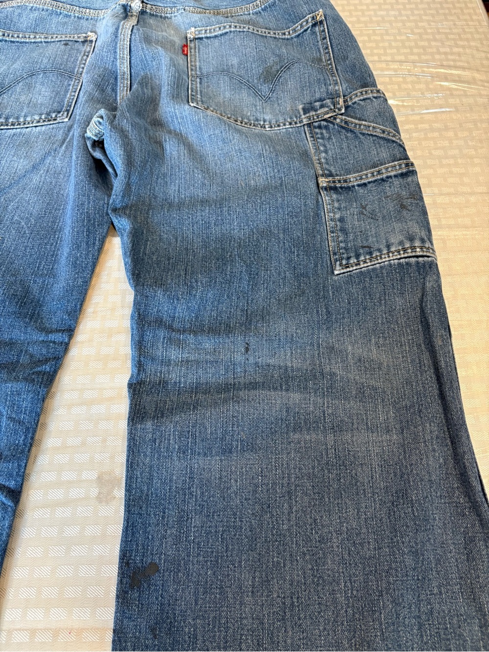 Y2K Levi’s Jeans Distressed Thrashed Size 36x32 Baggy Straight Leg Denim - Picture 8 of 16